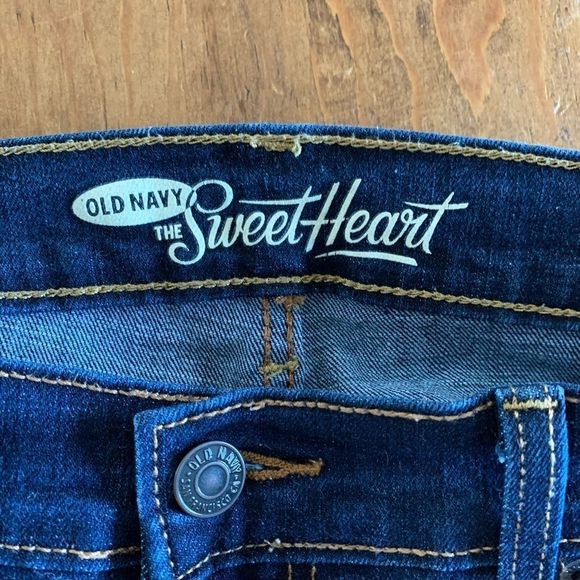 Old Navy The Sweetheart Jeans Boot Cut Mid Rise Straight Leg Sz 8 - Picture 3 of 7